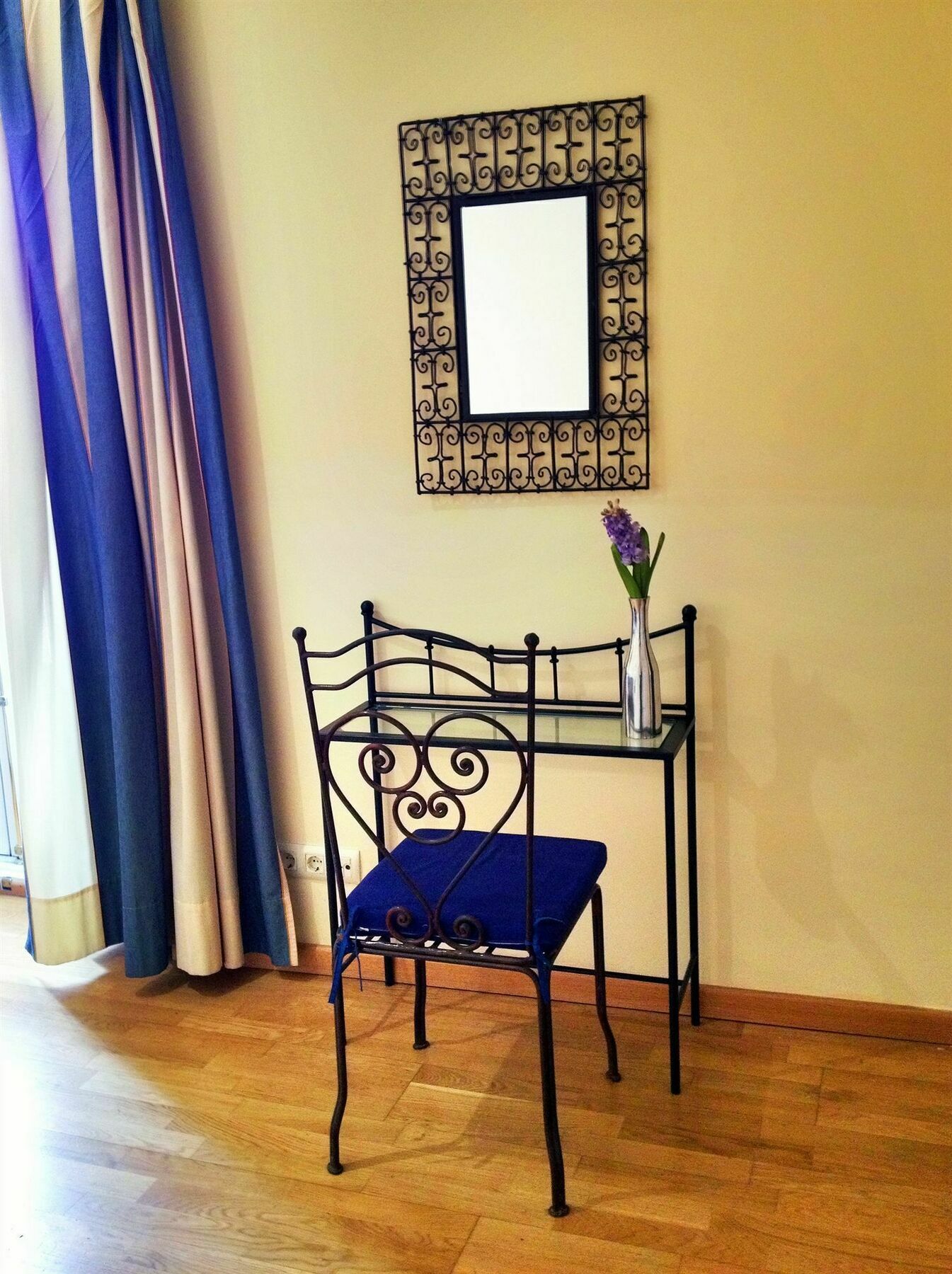 Santa Cruz Apartment Севилья Экстерьер фото